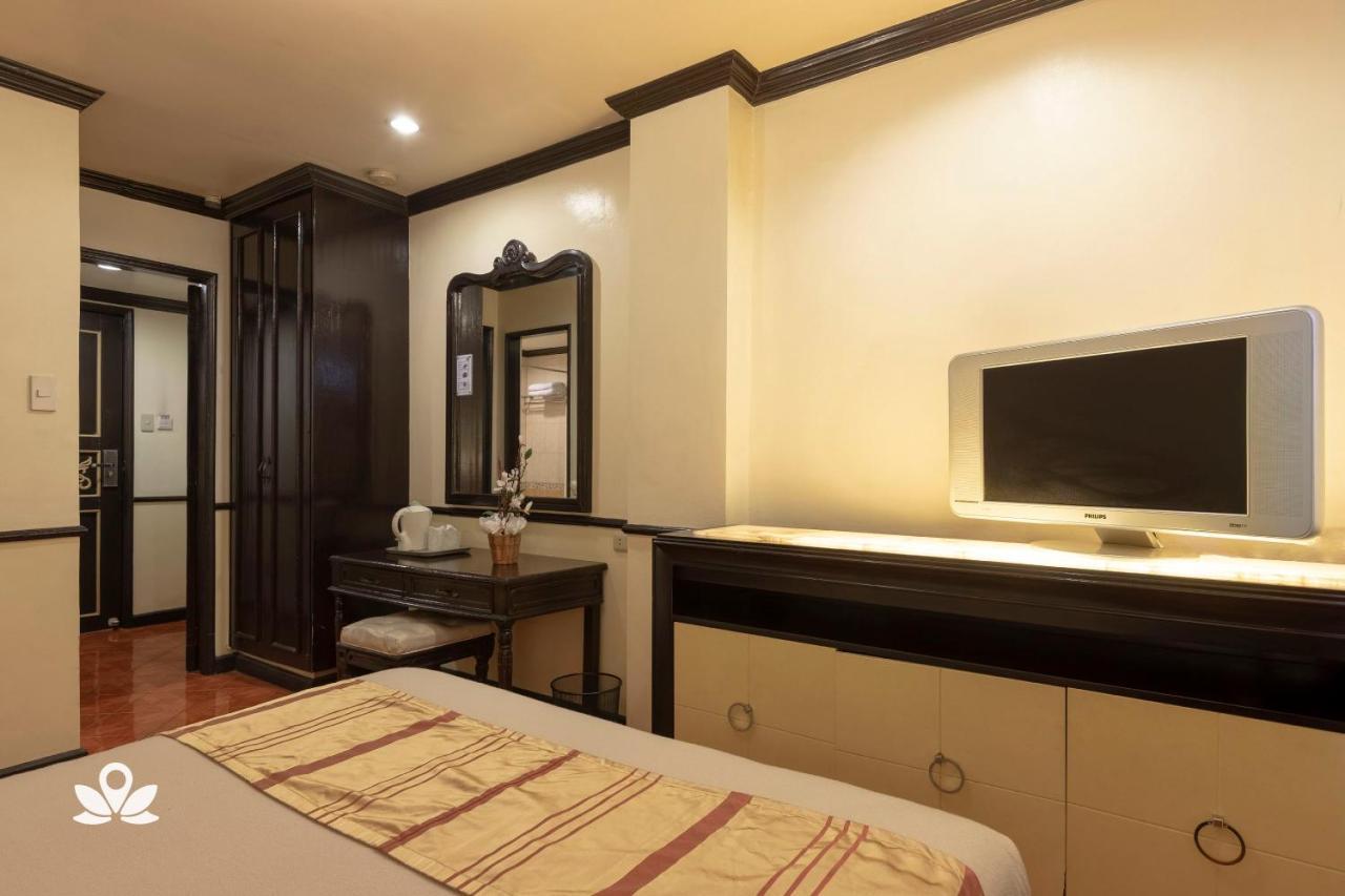 Zen Rooms Camelot Hotel Qc Quezon City Eksteriør billede