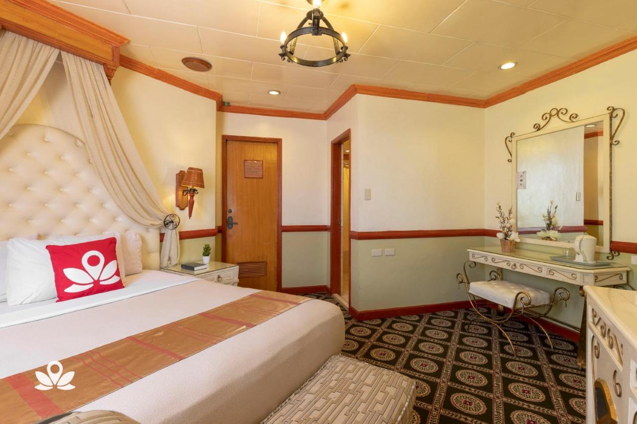 Zen Rooms Camelot Hotel Qc Quezon City Eksteriør billede